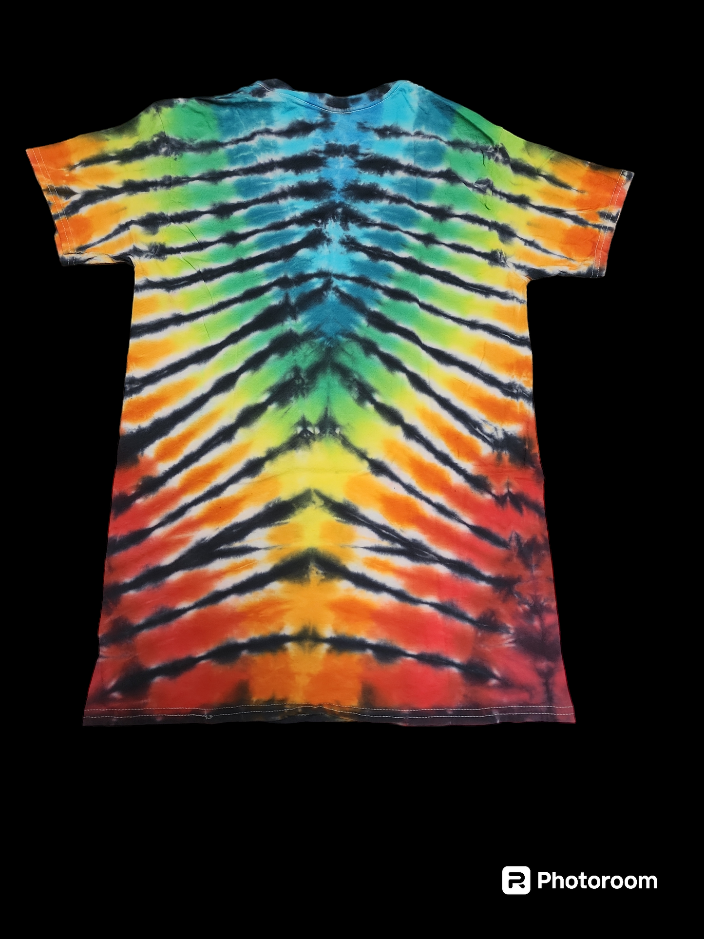 Small tie dye v neck 06