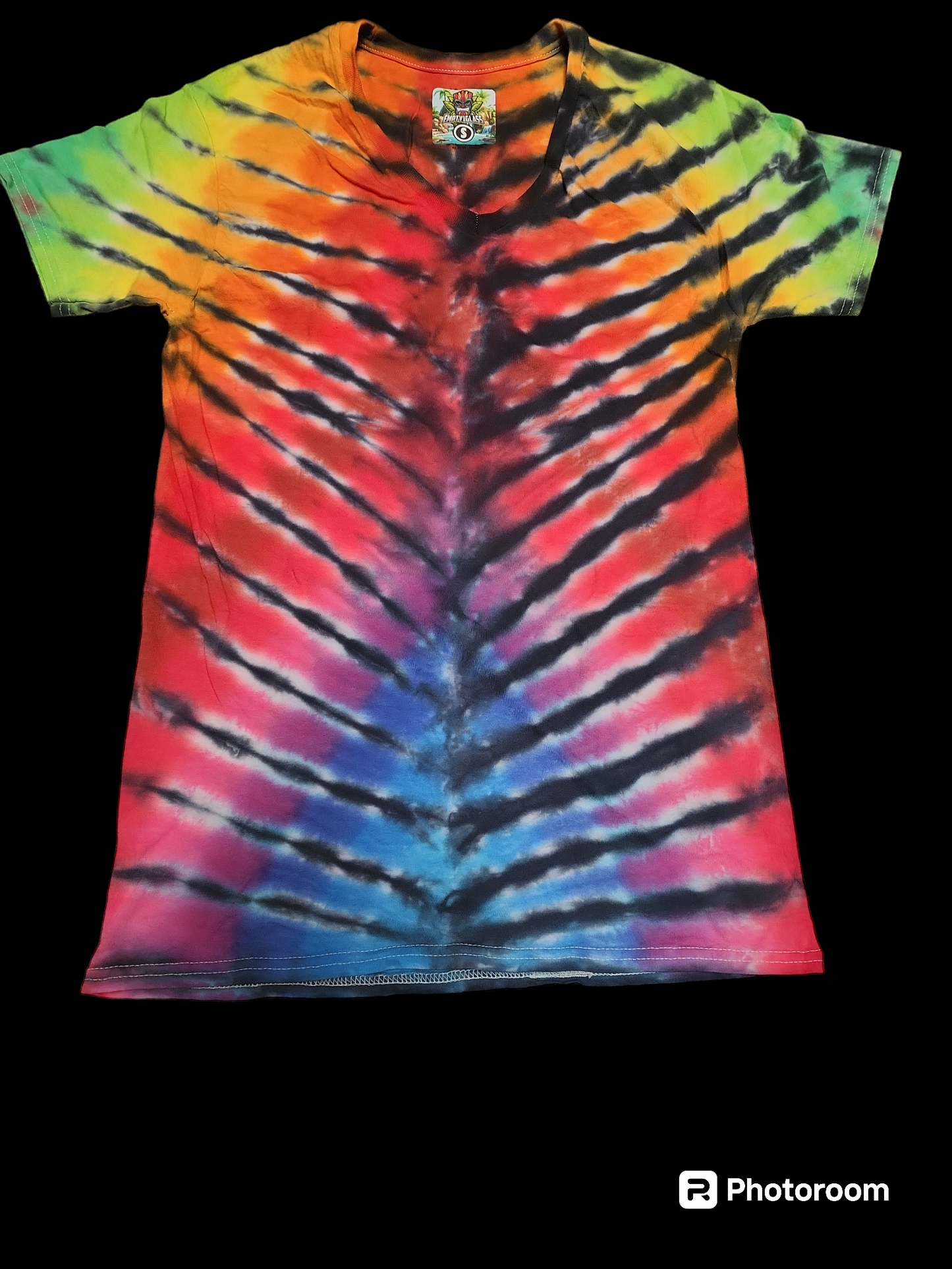 Small tie dye v neck 07