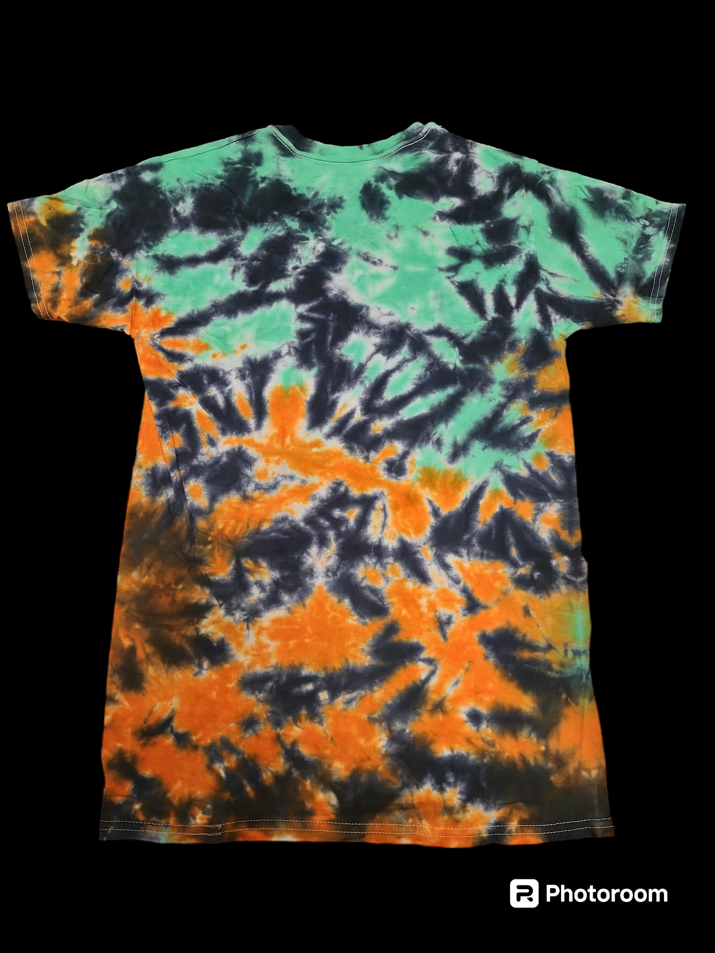 Small tie dye v neck 09