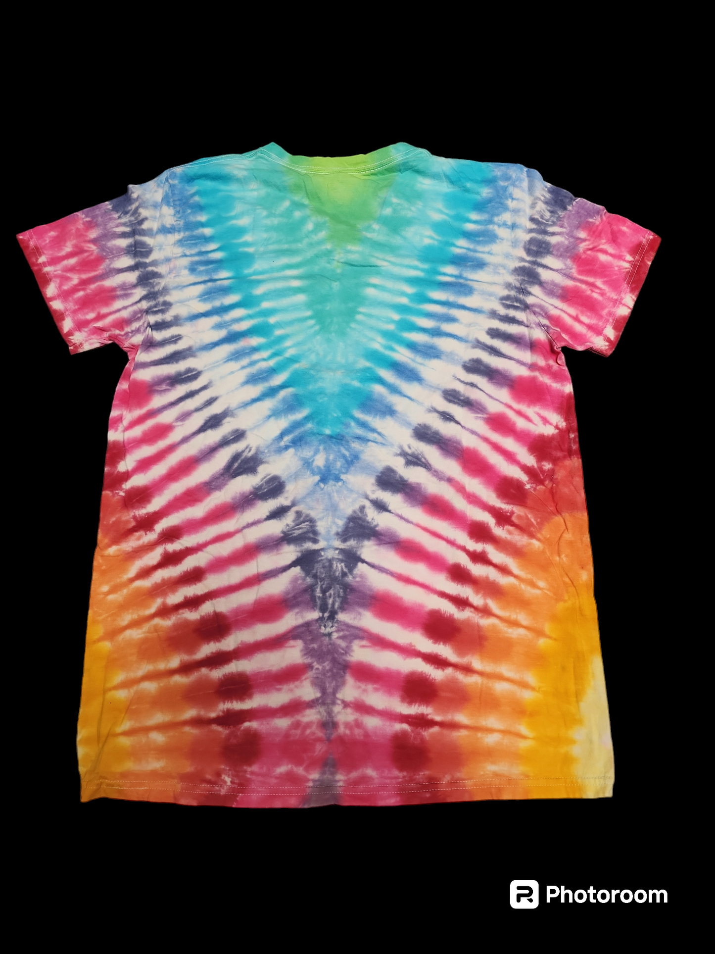 Large tie dye v neck 01