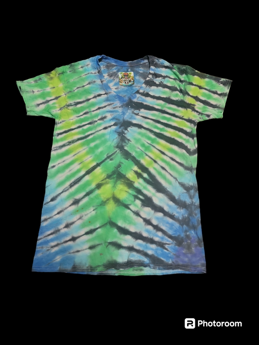 Small tie dye v neck 01