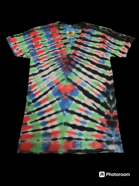 Small tie dye v neck 02