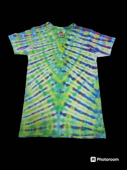 Small tie dye v neck 03