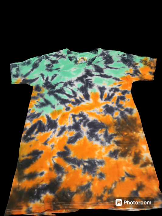 Small tie dye v neck 09