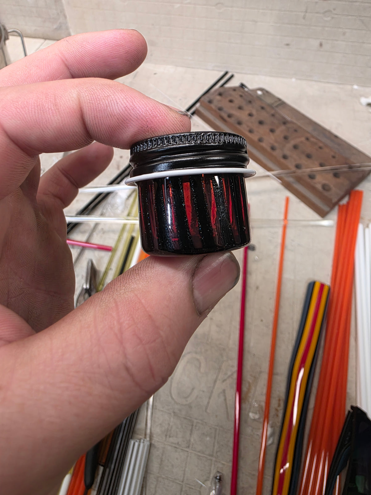 Micro red and black jar
